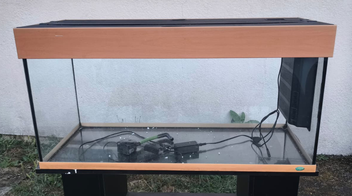 Vend Aquarium Juwel 200L + meuble