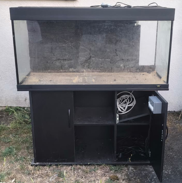 Vend Aquarium Juwel 360L + meuble (et matériel électrique)