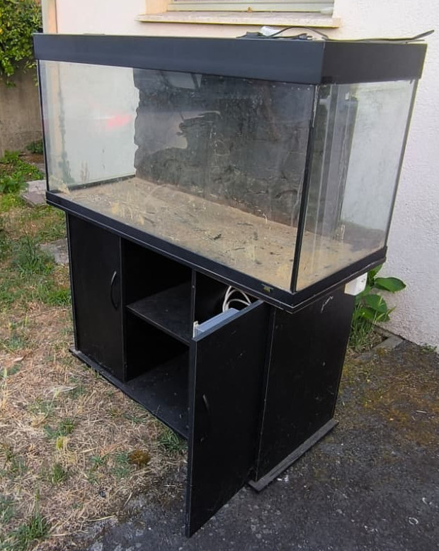 Vend Aquarium Juwel 360L + meuble (et matériel électrique)