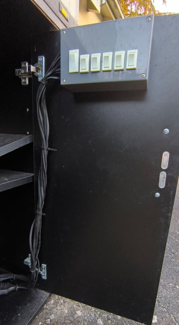 Vend Aquarium Juwel 360L + meuble (et matériel électrique)