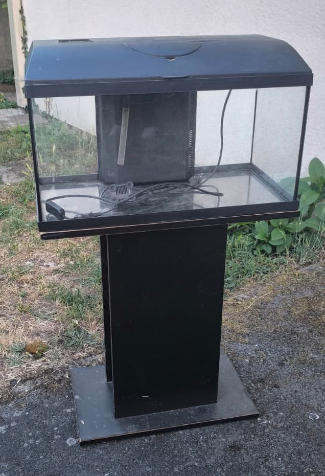 Vend aquarium 56L + meuble